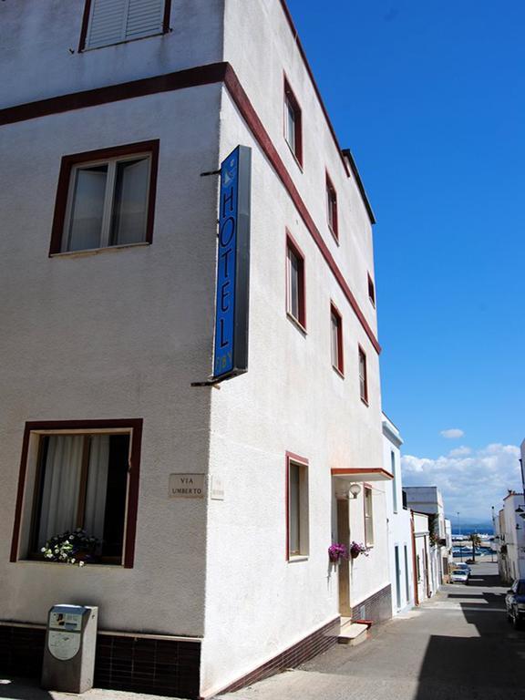 Hotel Fjby Calasetta Eksteriør bilde